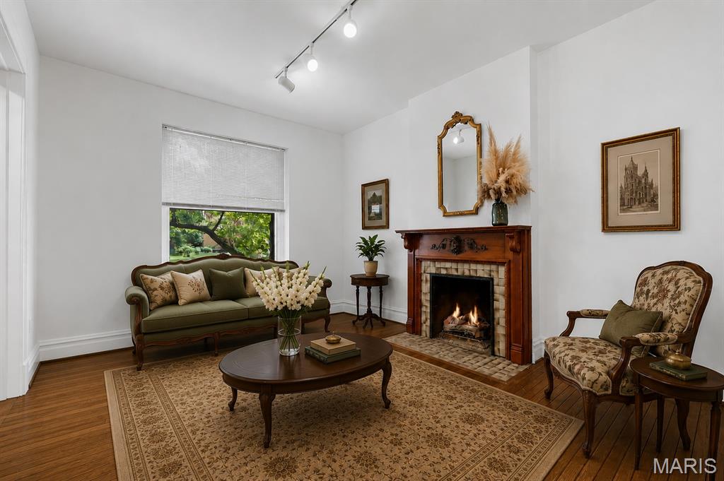 Laclede Ave & Forest Park Boule - Residential