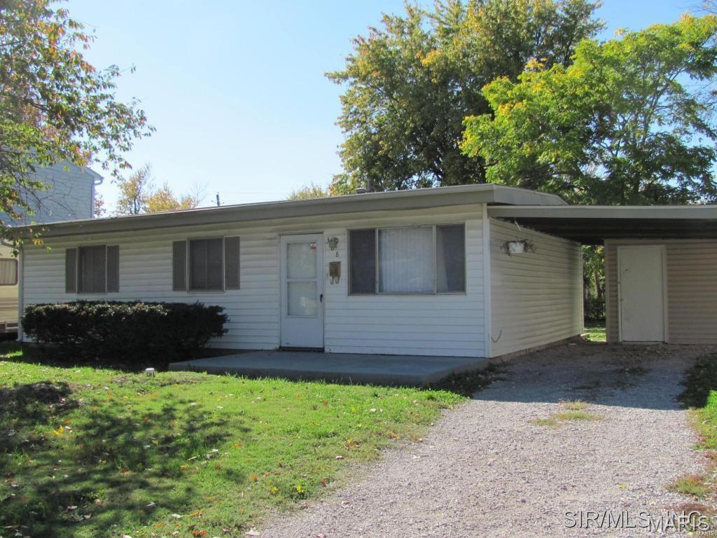 3 BEDROOM 1 BATH RENTED  TENANT OCCUPIED. BUYER TO VERIFY ALL LISTING DATA . PROPERTY SOLD AS IS. 
CARPORT AND SHED