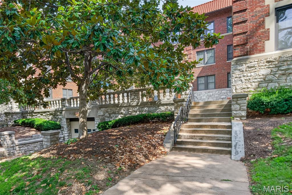 Blue Ridge Court Condo The - Residential
