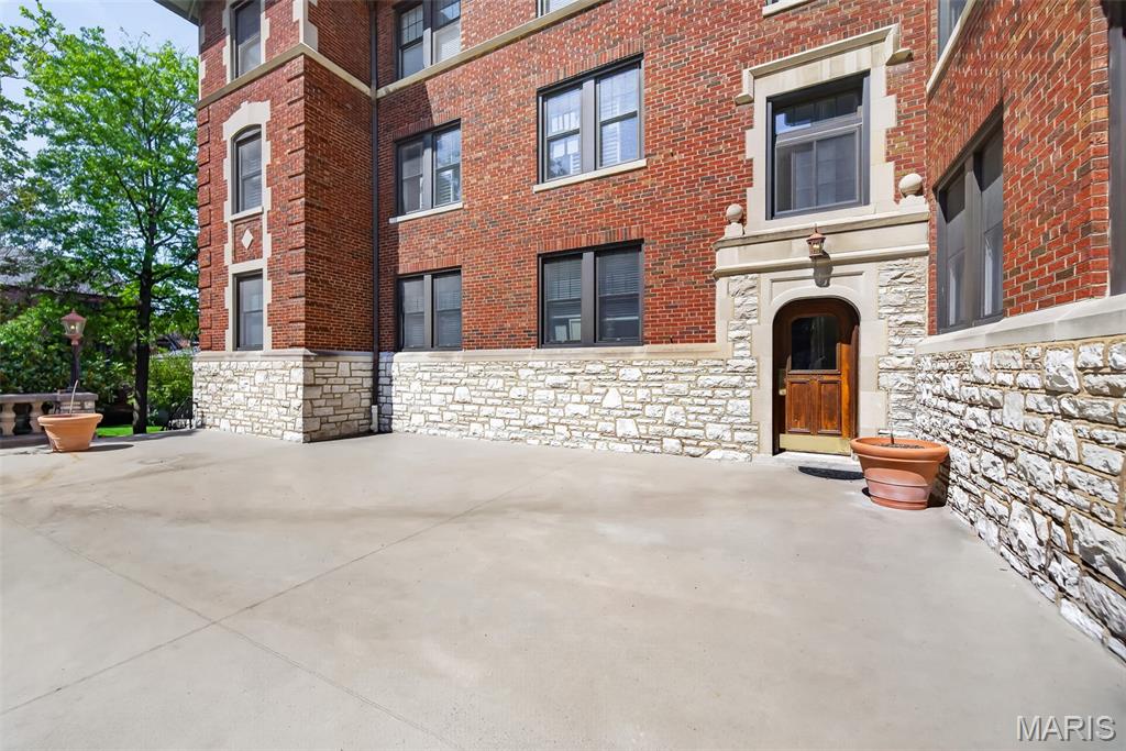 Blue Ridge Court Condo The - Residential