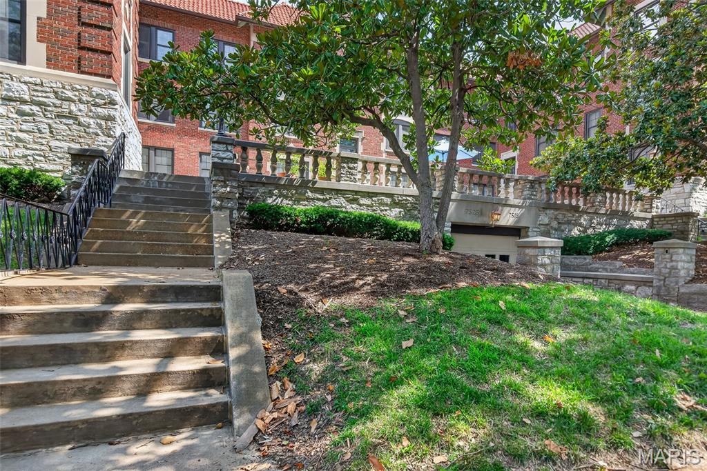 Blue Ridge Court Condo The - Residential