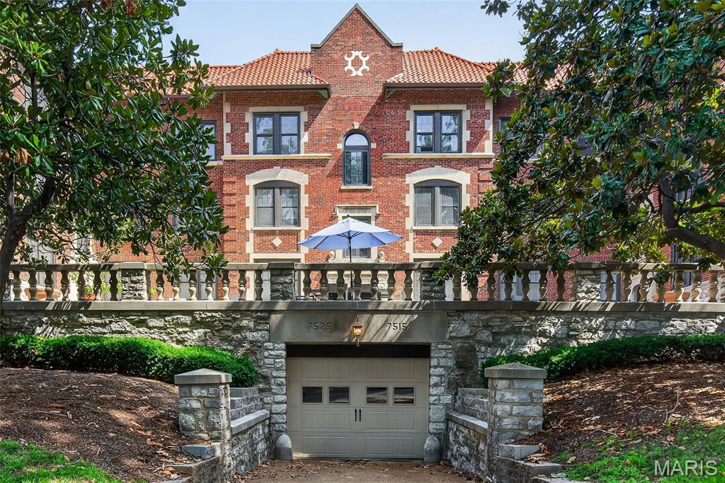 Blue Ridge Court Condo The - Residential