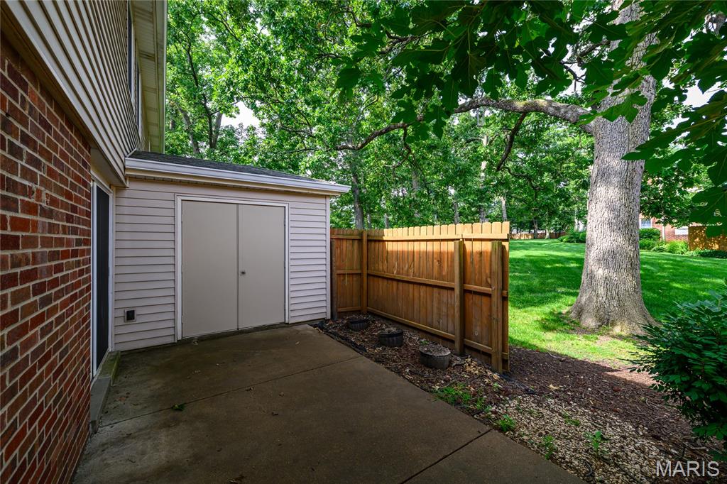 Brentwood Forest Condo Ph Two - Residential