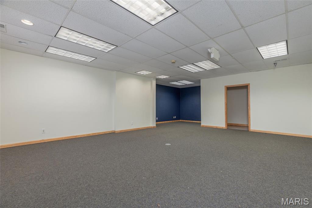 Lindell & Shaws/Us Surv 2037 - Commercial Lease