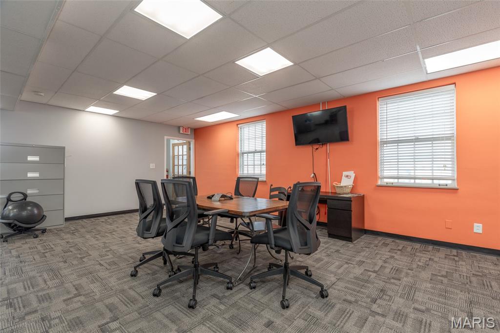 Lindell & Shaws/Us Surv 2037 - Commercial Lease