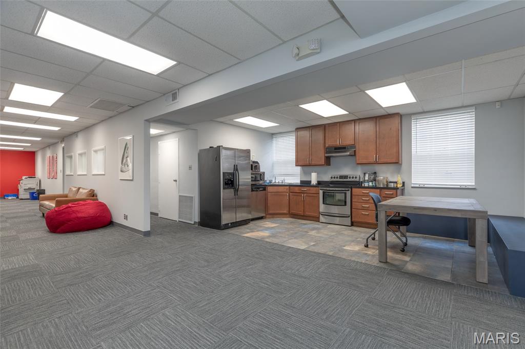 Lindell & Shaws/Us Surv 2037 - Commercial Lease