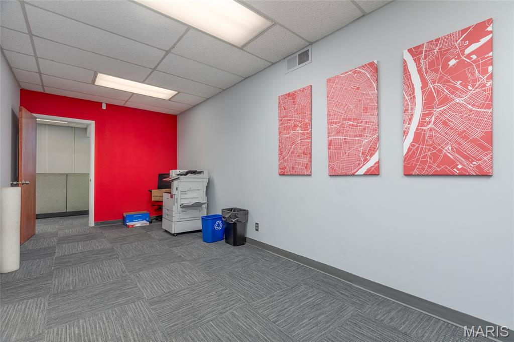 Lindell & Shaws/Us Surv 2037 - Commercial Lease