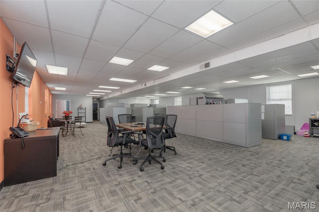 Lindell & Shaws/Us Surv 2037 - Commercial Lease
