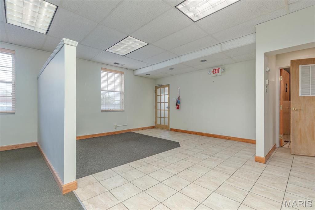 Lindell & Shaws/Us Surv 2037 - Commercial Lease