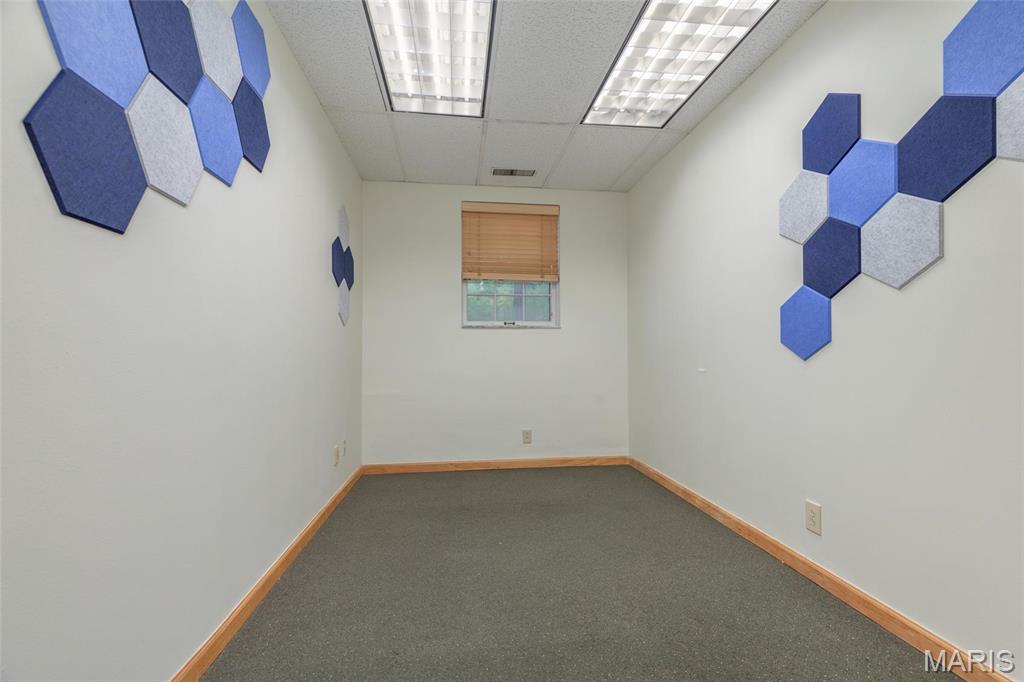Lindell & Shaws/Us Surv 2037 - Commercial Lease