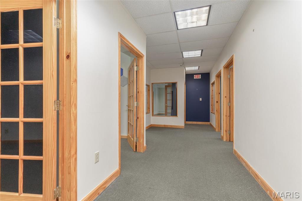 Lindell & Shaws/Us Surv 2037 - Commercial Lease