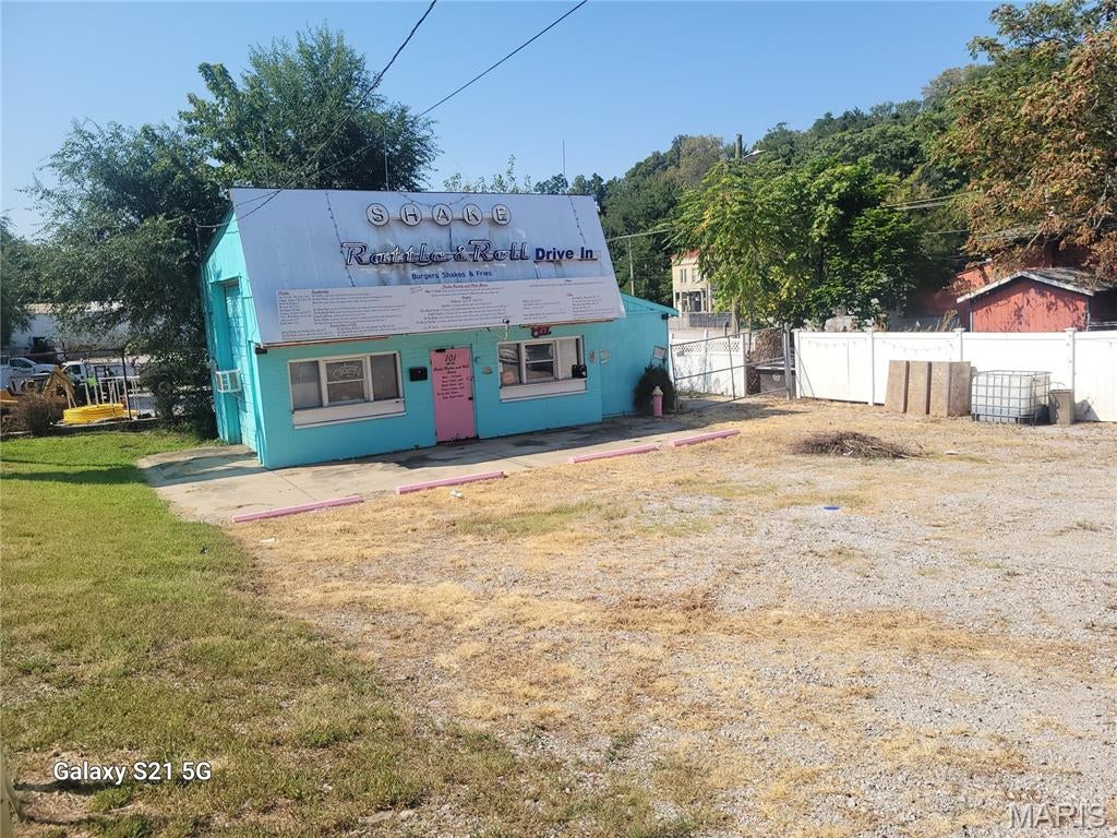 Godfrey & Gilmans Add - Commercial Lease