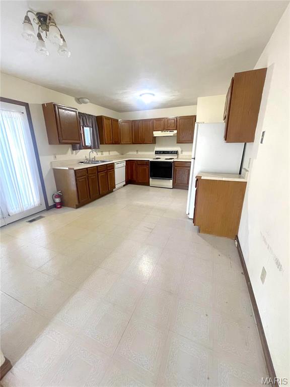 CASTLE ACRES/CASTLE HEIGHTS - Residential Lease