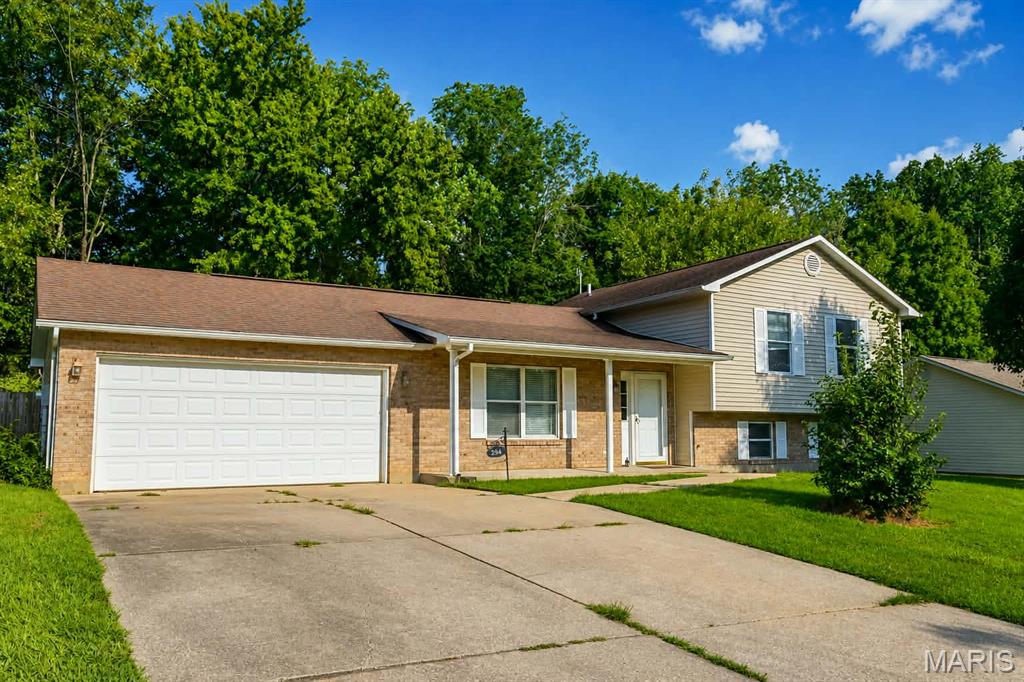 Welcome home to this charming tri- level home located in the highly desirable Jackson School District! Offering a functional split-level layout with plenty of space to spread out, this home is perfect for growing families, first - time buyer, or anyone looking for comfort and convenience. Enjoy the flexibility of multiple living areas, spacious bedrooms, and a layout designed for everyday living. The finished basement provides an additional bonus room, perfect for a home office, playroom, workout space, media room, or whatever best fits your lifestyle.

Even better, this property is USDA loan eligible, giving qualified buyers the opportunity for "NO MONEY DOWN". Conveniently located just minutes from shopping, dining, schools, and everything Cape Girardeau has to offer, this home combines location, affordability, and opportunity. Don't miss your chance to make this house your new home. Schedule your private showing today!
Professional pictures to come. *