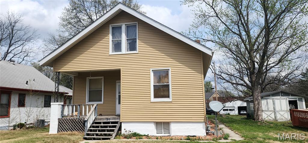 This 3 bedroom, 1 bath 2 story home offers a great opportunity for investors or buyers looking to build equity. The home features one main-level bedroom and two bedrooms upstairs, providing a functional layout with renovation potential.
Situated on four lots, the property offers additional space for expansion, outdoor living, or future development. New flooring is included (New in box) and will convey with the sale, giving buyers a head start on improvements.
This property is being sold as-is and is ideal for those ready to bring their vision and updates to life. With the right work, this home has strong potential as a primary residence, rental, or investment project. MOTIVATED Sellers!