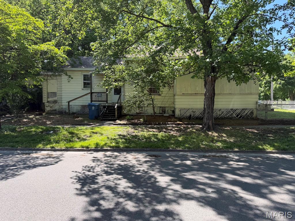 This property is a prime high-equity opportunity for investors looking for a high-margin project in Centralia. Priced significantly below market value with a clear path to a substantial After Repair Value (ARV), this "handyman special" is ideal for a fix-and-flip or a long-term rental strategy.