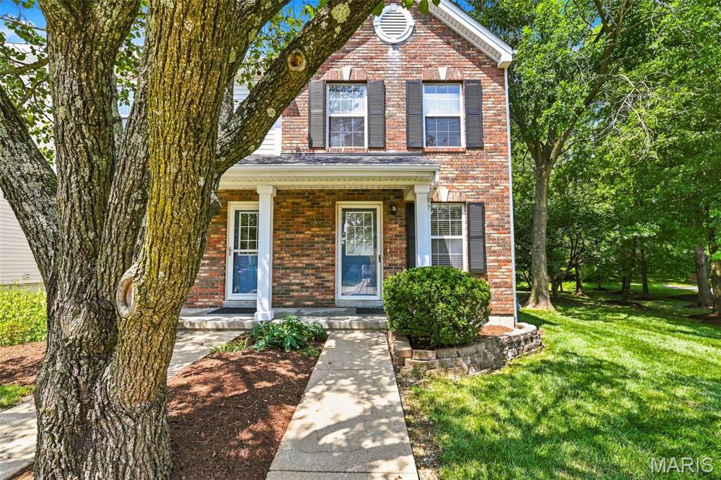 Discover a remarkable opportunity at 16561 Carriage View CT, WLDWD MO 63040, a traditional townhouse constructed in 1988, presenting an attractive property in great condition. This residence offers a distinctive living experience, blending classic charm with modern comfort across its thoughtfully designed spaces. The kitchen is designed for both casual meals and entertaining, featuring a practical peninsula that enhances functionality and provides additional counter space. In the living room, a welcoming fireplace creates a focal point, perfect for gathering and relaxation. One of the bathrooms offers the convenience of a walk-in shower, providing a spa-like experience. Beyond the interior, the property extends its appeal with a private yard, offering a secluded outdoor retreat. A dedicated workshop provides space for hobbies or projects, while a charming porch invites moments of quiet enjoyment. This inviting townhouse, with its thoughtful features and desirable setting, is ready to inspire your next chapter.