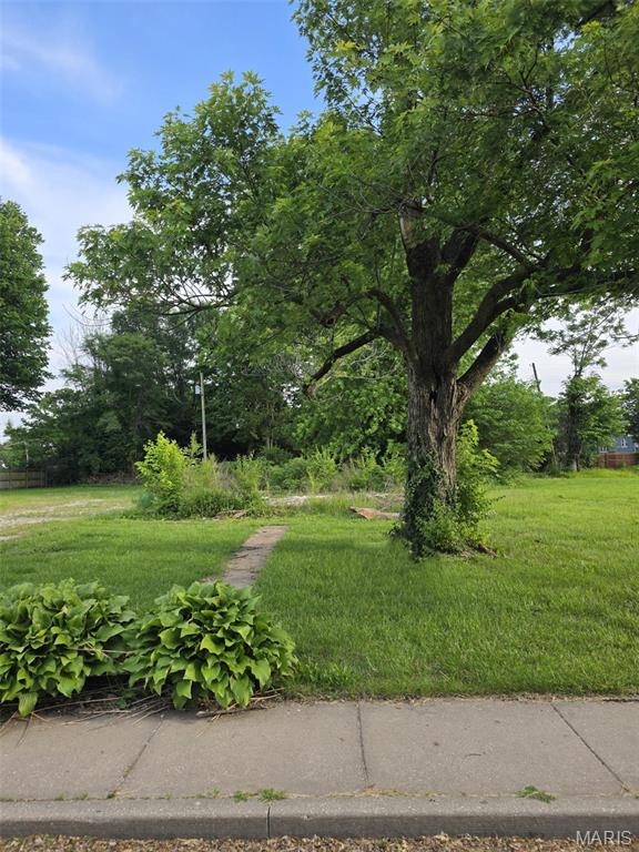 50 SF X 144.85 SF, 0.166 Of an acre. Zoned for a home or place a mobile home Minimum 12,00 SF home. Paved road in front.