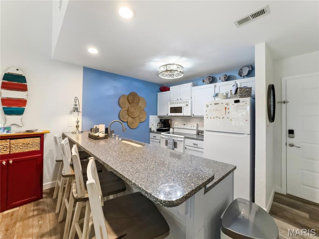 Baypoint Village Con - Residential