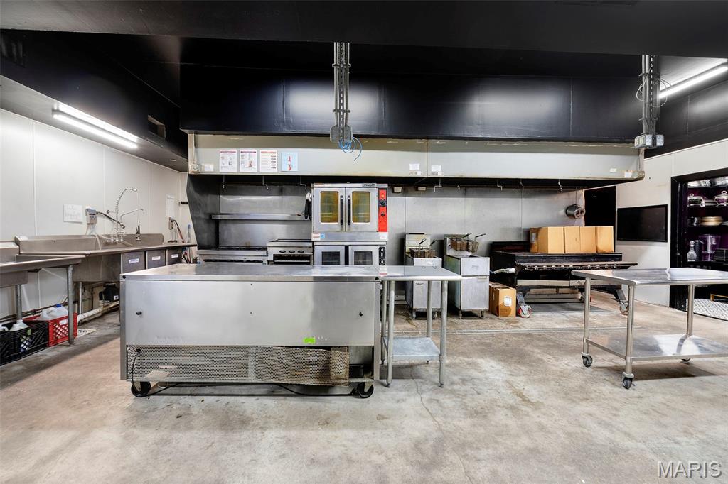 n/a - Commercial Sale