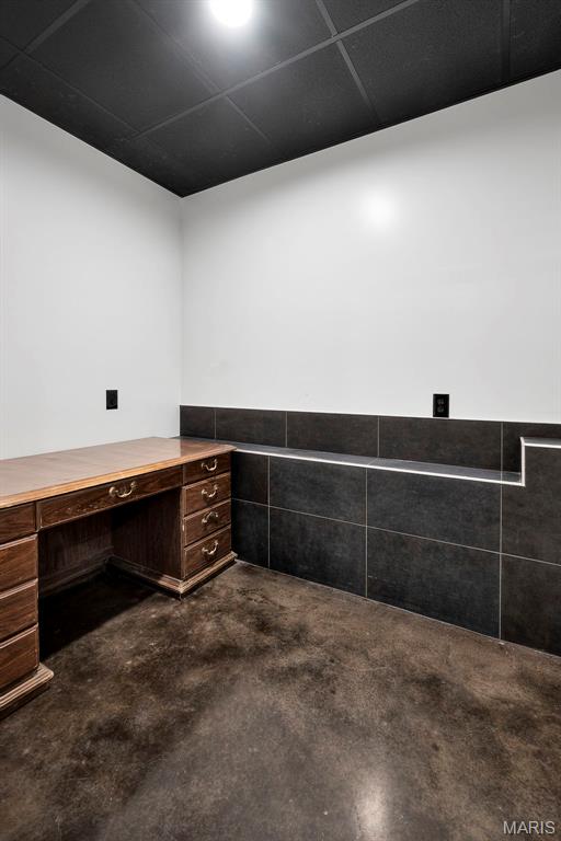 n/a - Commercial Sale