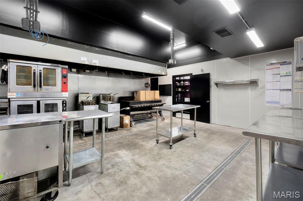 n/a - Commercial Sale