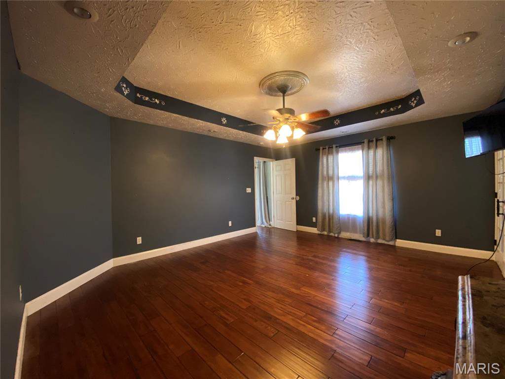 MEADOW WOOD ESTATES - Residential