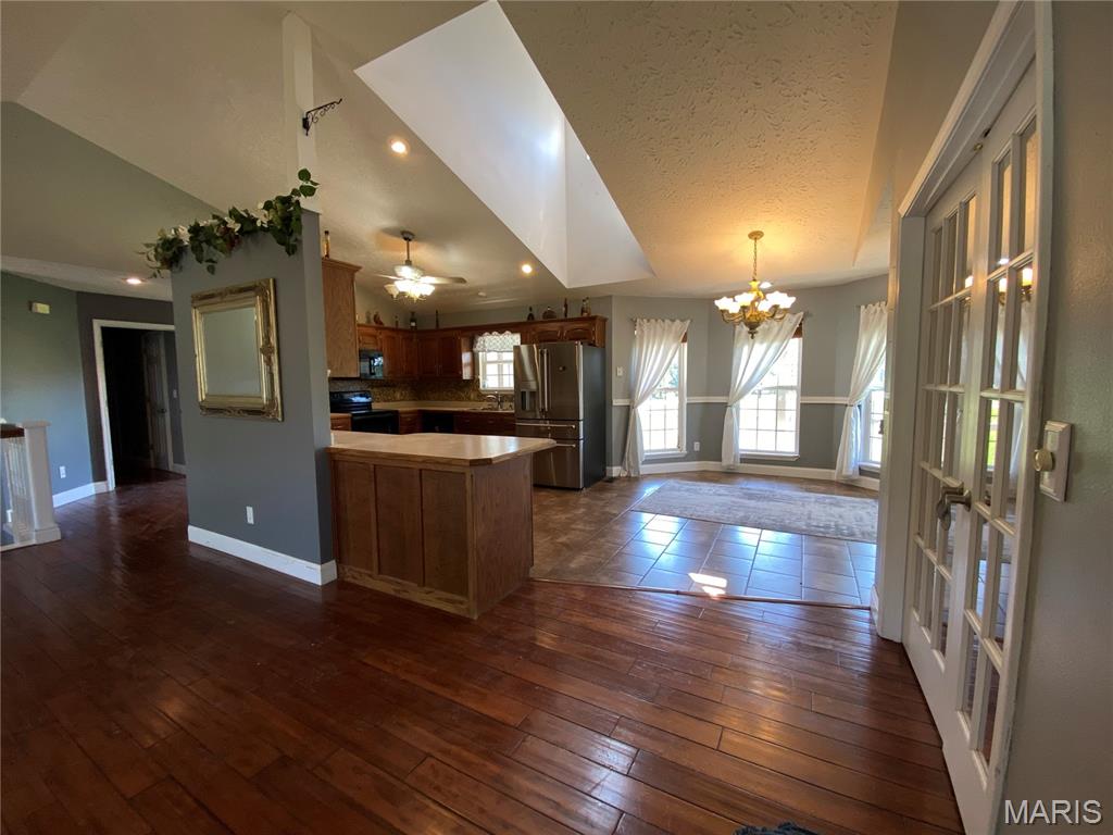 MEADOW WOOD ESTATES - Residential