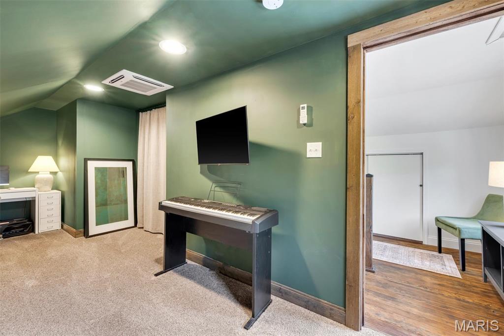 Mc Kenzie Tr - Residential