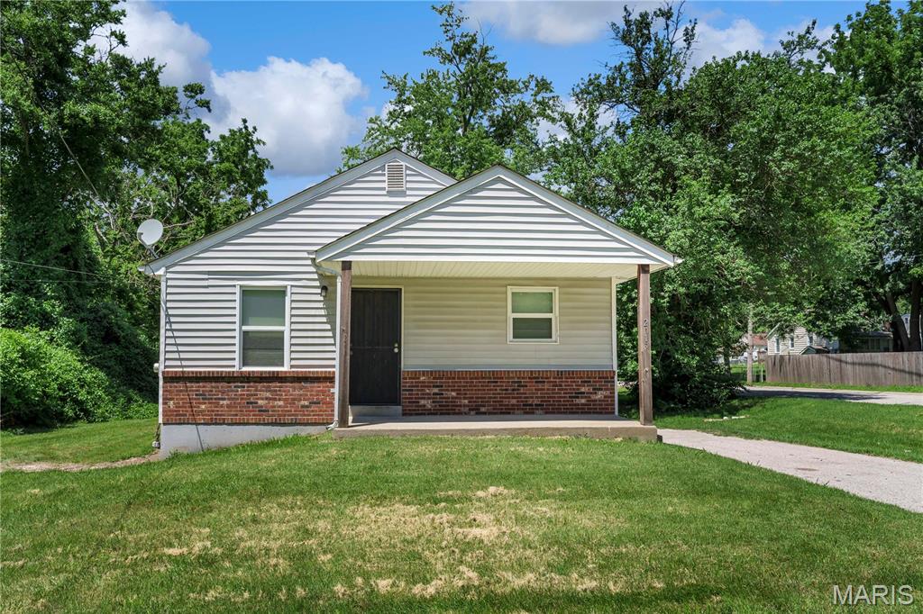 Welcome home to this charming 3-bedroom, 1-bath ranch located in Hazelwood! This well-maintained home features updated flooring throughout, a bright and spacious living area, and an updated kitchen with ample cabinet space, modern countertops, and included appliances. The home offers comfortable single-level living with three generously sized bedrooms and a full bathroom.

Additional features include central air and heating, an unfinished basement providing plenty of storage space, off-street parking, and a large backyard perfect for outdoor enjoyment. Conveniently located near shopping, dining, parks, schools, and major highways, this home offers both comfort and convenience.

Don't miss this opportunity—schedule your showing today! PLEASE CALL OR TEXT 314-378-6769 OR 314-329-4514 TO INQUIRE.