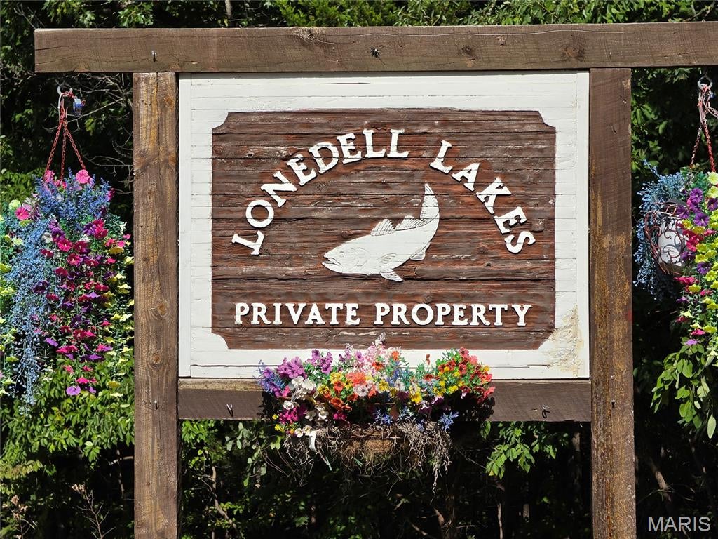 Lonedell Lakes - Land