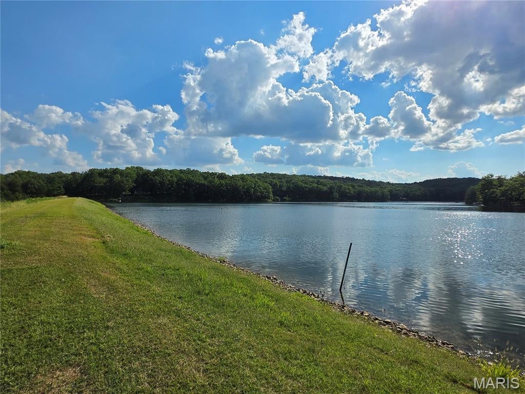 Lonedell Lakes - Land