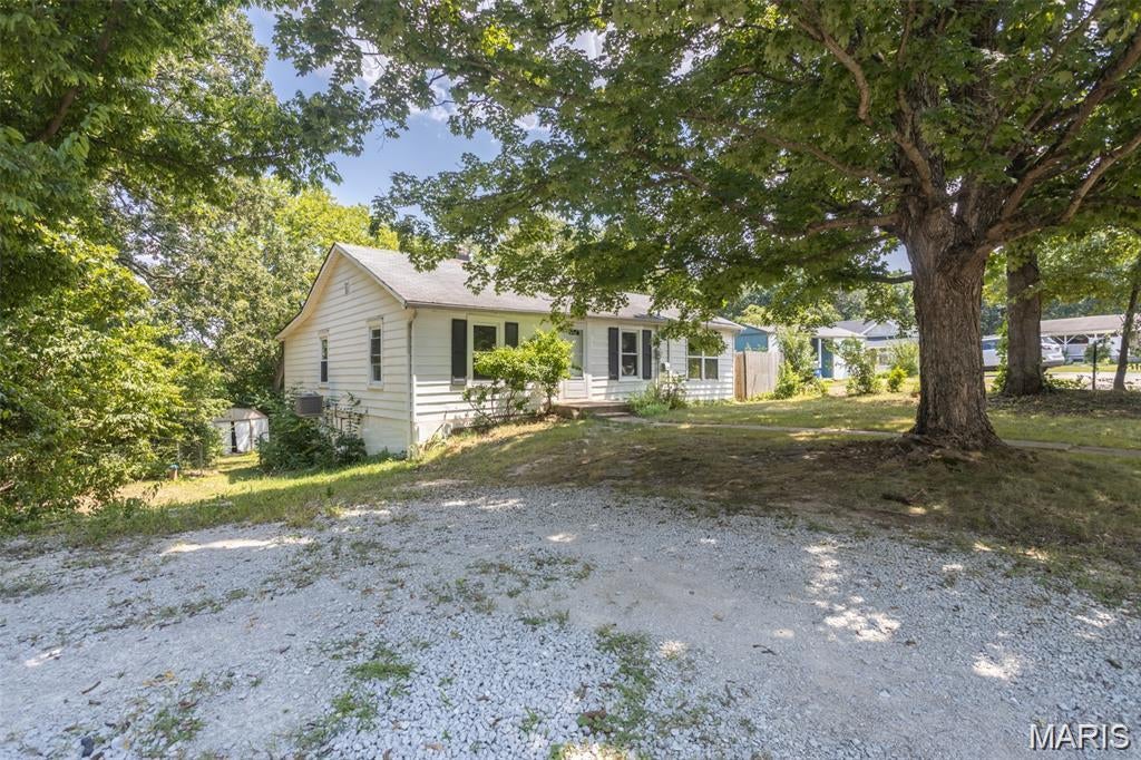 Fully Renovated 3-Bedroom, 1-Bath Home on 2 Acres in Festus, MO
This beautifully updated home offers spacious living on a private 2-acre lot in the heart of Festus. Featuring large rooms throughout, the home includes a generous living room, a separate dining area, and an updated kitchen with modern appliances. The renovated interior blends comfort and style, while the large deck provides a relaxing space overlooking a wooded backdrop.

Conveniently located just minutes from major shopping and dining options, including Lowe’s, Schnucks, and local restaurants, with easy access to Highways 55, 67, and A.

Lease Details:

$1,600 first month’s rent + $1,600 security deposit
No pets 
Credit and background checks required via RentSpree

Agent-owned property
Owner will meet with all applicants to review the rental terms, answer questions about the property, and ensure applicants have all necessary information to complete the application process. 

Enjoy a balance of privacy and convenience in this move-in-ready home. Schedule your showing today.