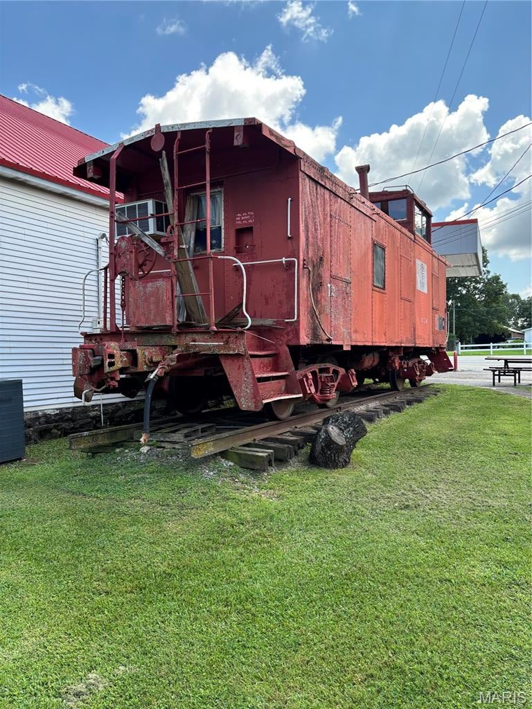 n/a - Commercial Sale