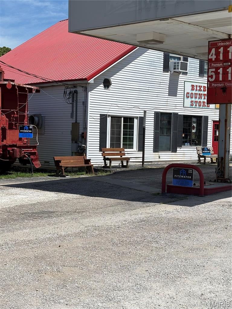 n/a - Commercial Sale