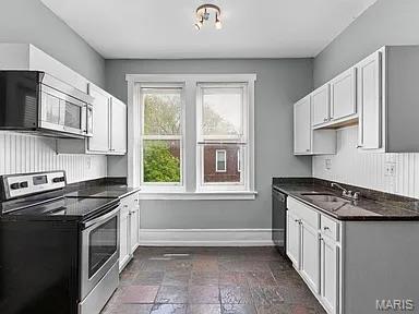 Nicholsons Compton Hill Add - Commercial Sale