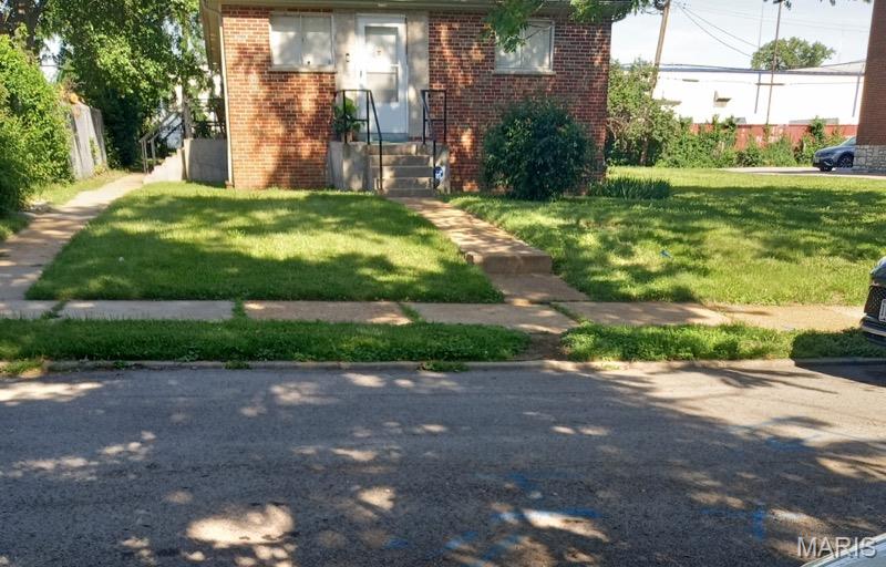 Brick triplex is situated near Washington University, and the popular Delmar Loop. Includes three 2-bedroom units. Full basement, roof 7 years old, good location. All units are occupied. All units are $850/m