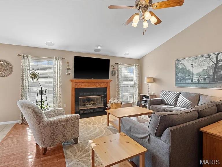 THE ESTATES AT PRAIRIE CROSSING - Residential Lease