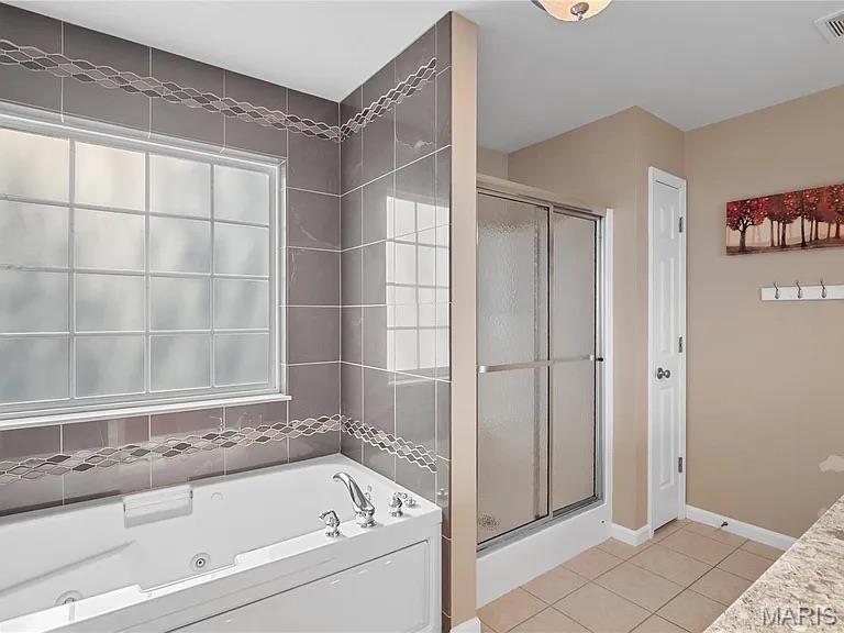 THE ESTATES AT PRAIRIE CROSSING - Residential Lease