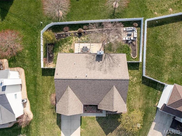 THE ESTATES AT PRAIRIE CROSSING - Residential Lease