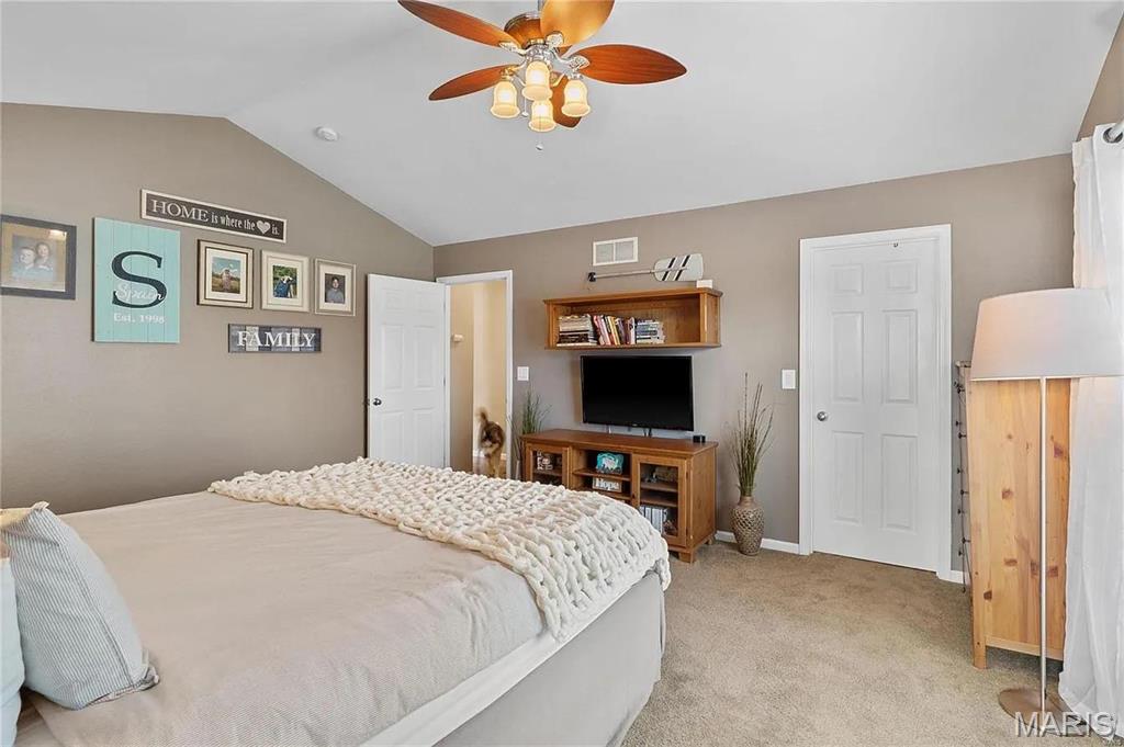 THE ESTATES AT PRAIRIE CROSSING - Residential Lease