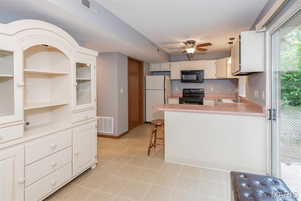 Cross Creek Condo Ph One Area - Residential