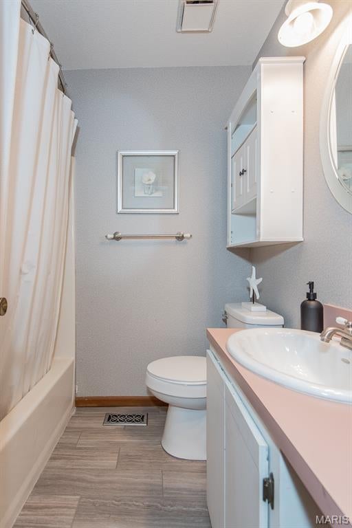 Cross Creek Condo Ph One Area - Residential