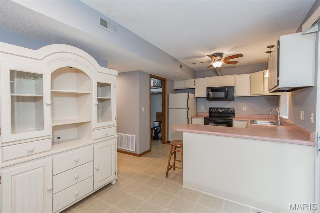 Cross Creek Condo Ph One Area - Residential