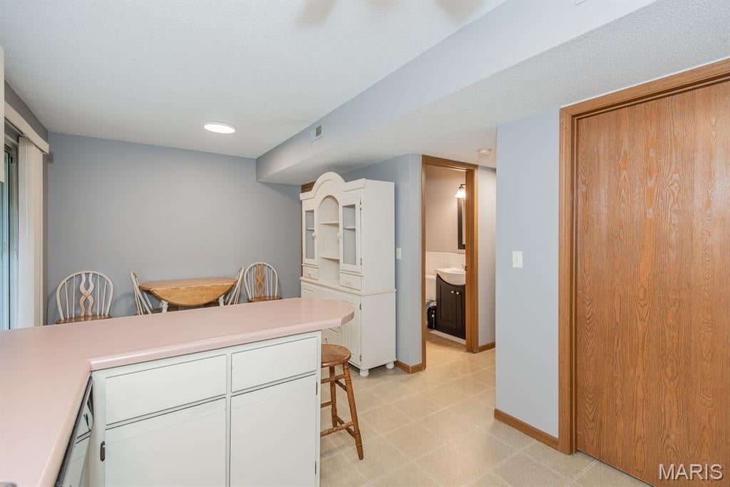 Cross Creek Condo Ph One Area - Residential