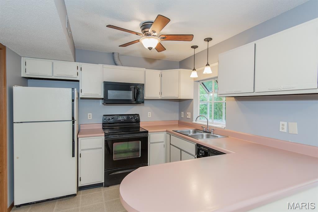 Cross Creek Condo Ph One Area - Residential