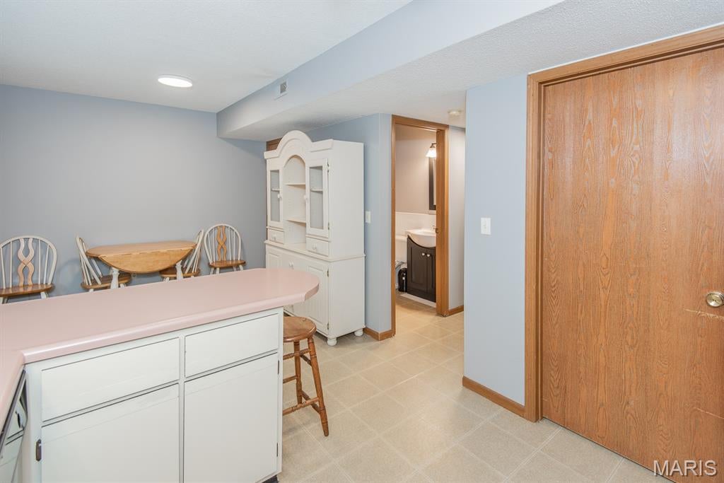 Cross Creek Condo Ph One Area - Residential