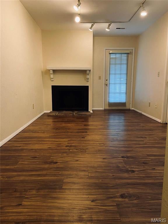 CHATEAU WOODS - Residential Lease