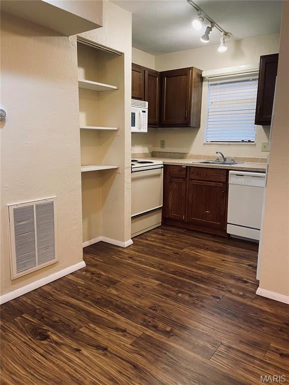CHATEAU WOODS - Residential Lease