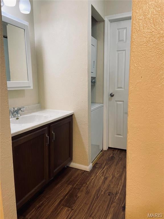 CHATEAU WOODS - Residential Lease